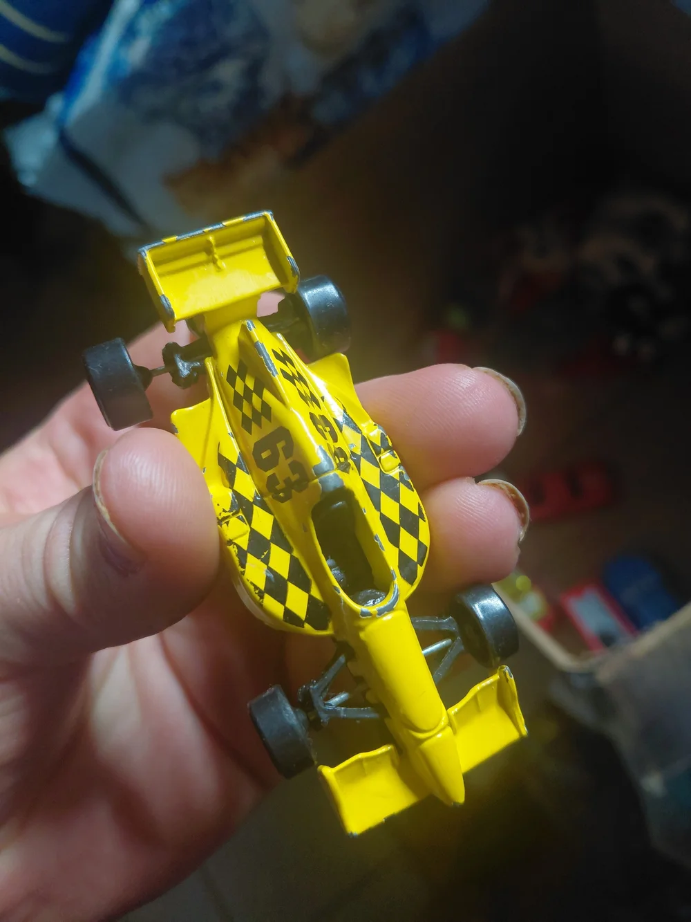 maisto classic yellow
